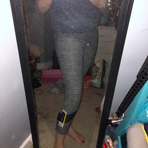 capri leggings with mesh lining